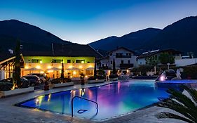 SCHLOSSHOF SÜDTIROL - Hotel&Camping Resort